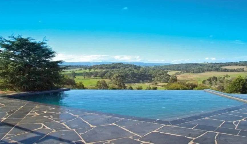Why Crazy Paving is Popular in Australia